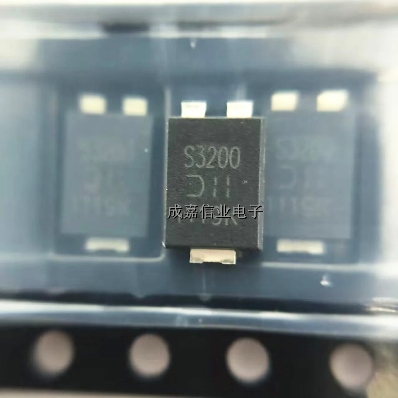 10 шт./лот PDS3200-13 МАРКИРОВКА PowerDI5-3; Диоды и выпрямители Шоттки S3200 3,0 А 200 В LFF Рабочая температура: - 65 °C-+ 150 °C