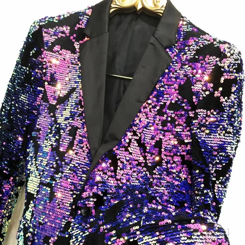 Новый фиолетовый костюм с пайетками Пиджаки на одной пуговице Мужчины Роскошные пайетки Сценический певец Костюм Куртки Социальный смокинг Костюм Homme Streetwear