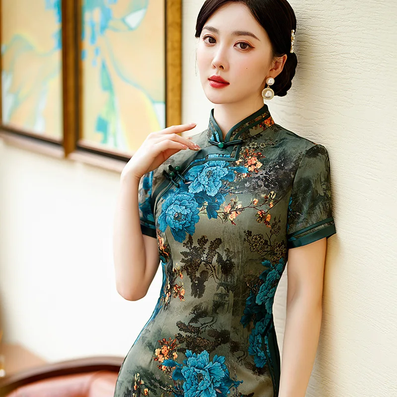  Элегантное новое женское зеленое стоячее воротник Длинный Qipao Модный разрез с короткими рукавами в китайском стиле Cheongsam Классическое платье